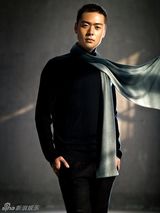 组图：实力型男张桐华丽写真 彰显深沉忧郁气质