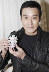 高清组图：《十月围城》群星拍大片送圣诞祝福