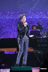 组图：陈洁仪性感亮相音乐会 赵增熹意外遭戏弄