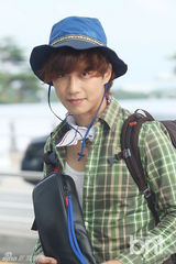 组图：韩星韩恩贞等《丛林的法则》成员赴非洲