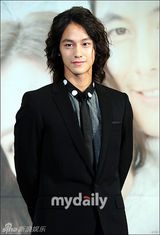 组图：郑雨盛(郑宇成)韩智敏等出席《padam padam》发布