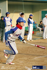 组图：金昌烈吴智昊等韩国众星参加棒球大赛