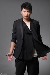 组图：保剑锋新剧演伟人 写真尽显型男魅力