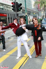 组图：复刻披头士演唱会香港举行 街头忙宣传