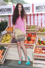 组图：谢婷婷曝锋芝同吃团年饭 阿Sa否认会秘婚