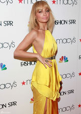 高清组图：好莱坞名媛妮可-里奇嫩黄色礼服亮相