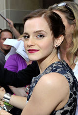 组图：《壁花少年》多伦多首映 妮娜与艾玛争艳