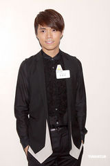 幻灯图：霍启刚张敬轩方力申做亚运会志愿者