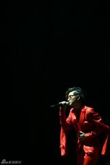 高清组图：周笔畅巡演上海收官 吐露心声泪洒舞台