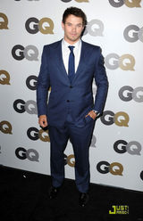 高清图：众明星出席时尚派对 泰勒-洛特纳帅气亮相