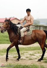 高清组图：邵兵廖凡张默加盟《让子弹飞》 姜文打造兄弟连