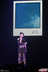 组图：刘若英分享爱情体会 自曝恋爱失败多次