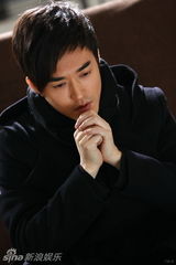 幻灯图：毛阿敏“弟弟”毛泽侨拍MV帅气出镜