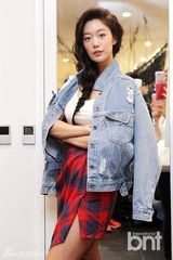 组图：金多炫Clara等出席活动展迷人魅力