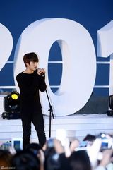 组图：金在中宋智孝携手《豺狼来了》釜山见面会