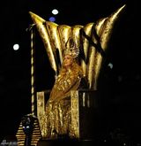 组图：麦当娜埃及艳后造型登场超级碗歌舞秀