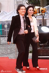 幻灯：香港金像奖颁奖红毯 《岁月神偷》剧组现身