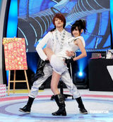 幻灯图：黑人带范范美国过春节 瑶瑶热舞high翻场