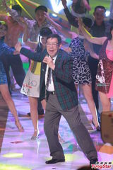 组图：赌王数百万支持太太 何超莲吴克羣献艺