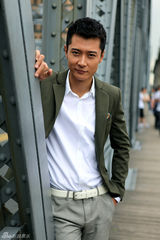 组图：张丹峰帅气写真冷酷与温暖并存