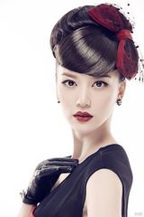 组图：唐于鸿最新写真冷艳浓烈 被赞如娇艳玫瑰 