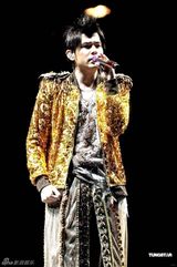 周杰伦演唱会与脱衣舞娘热舞 气氛异常火爆(图)