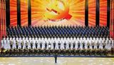 组图：双拥晚会 大合唱《没有共产党就没有新中国》
