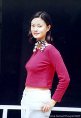 组图：央视美女主播刘芳菲大学旧照清纯佳人