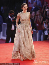 组图：《危险方法》首映 奈特丽复古纱裙清丽亮相