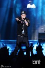 组图：朴宰范等参加HIPHOP音乐节引爆火热现场