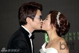 组图：韩谐星尹亨彬郑京美幸福大婚想生双胞胎