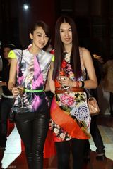 组图：林鹏巴黎出席时尚派对潮味十足