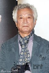 组图：韩星裴涩琪等出席新片《夜关门》试映会