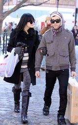 幻灯图集：阿什莉-辛普森一家三口外出过圣诞节