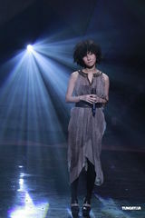 组图：《劲歌金曲》录影 泳儿钟舒漫郑融齐现身