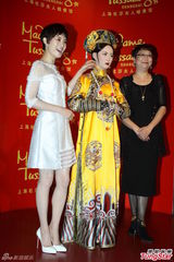 组图：孙俪出席甄嬛蜡像揭幕 栩栩如生赞不绝口