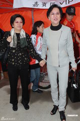 组图：邓兆尊兄妹参与单车赛 毛舜筠将再拍喜剧