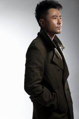 组图：演员赵阳与军人角色结缘 曝硬朗写真