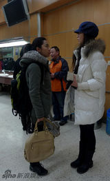 幻灯图：流行语霸占春晚四审 郭达黄宏节目反响平平