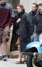 幻灯图：温丝莱特离婚后首部作品出演单身母亲