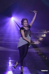 组图：《劲歌金曲》录影 泳儿钟舒漫郑融齐现身