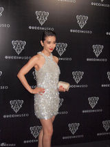 组图：李冰冰亮相佛罗伦萨 亮片小洋装秀时尚性感