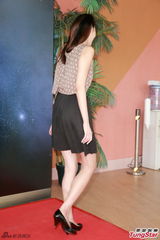 组图：港姐选拔二轮佳丽彩妆亮相变白富美