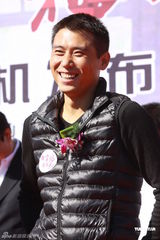 组图：剧版《钢的琴》开机 李乃文演王千源角色