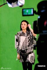 幻灯图：舒淇变身网游主角身陷险境 等待粉丝营救