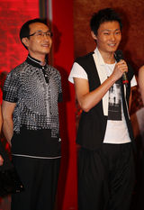 组图：《铁血兄弟》将登央八 巩汉林父子齐上阵