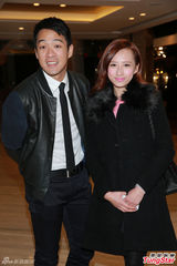 组图：胡杏儿钟嘉欣着古装贺杨潮凯江叮叮婚礼