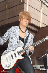 组图：飞与阿沁宣布分手时间敏感  否认为发片宣传 