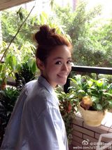 组图：吴宗宪90后长女做甜心主播 俏皮私照曝光