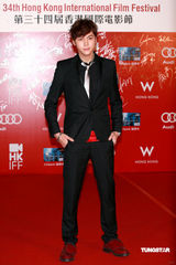 幻灯图：阿娇“艳照”后首做女主角 与陈伟霆鸳鸯浴戏